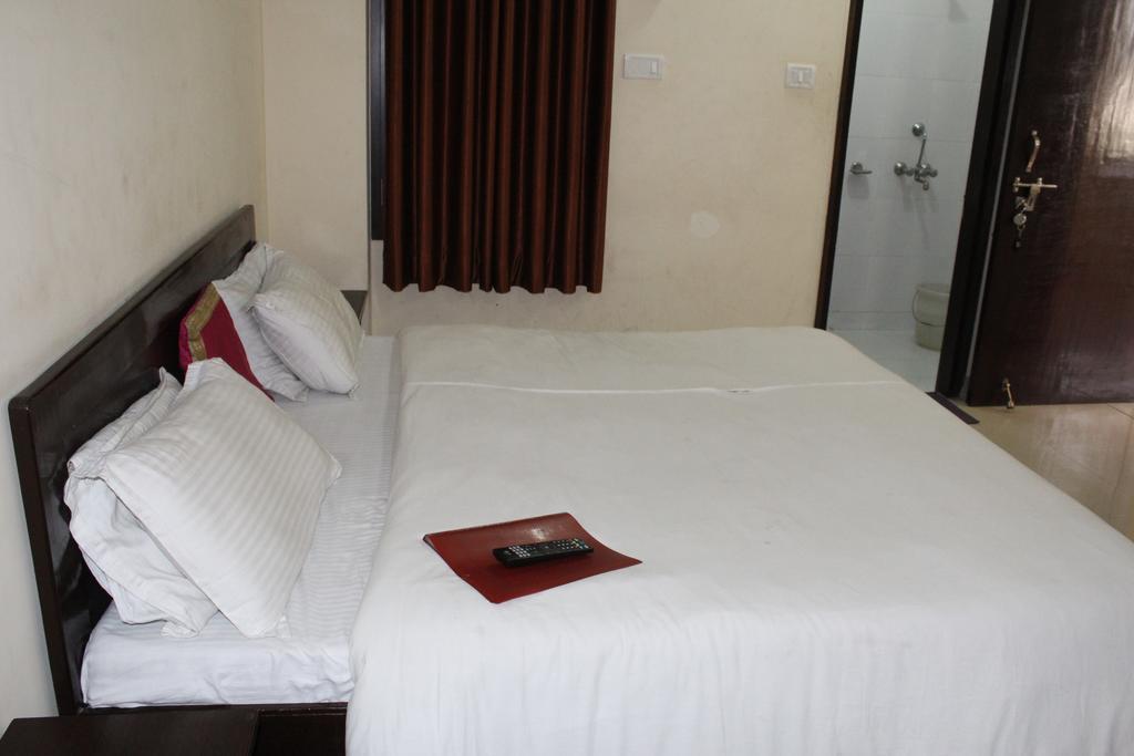 Hotel Aananda Haridwar Exterior photo